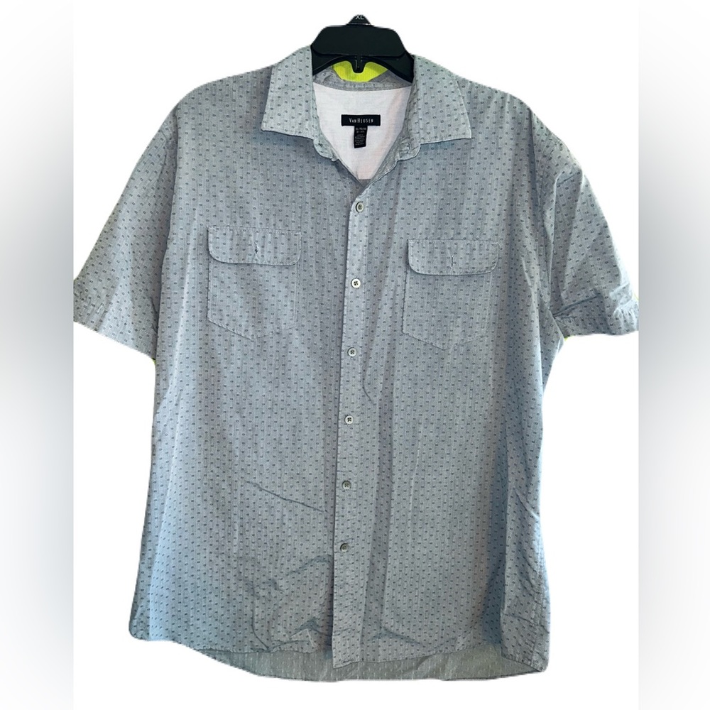 Men’s Dress Shirt: Short Sleeve